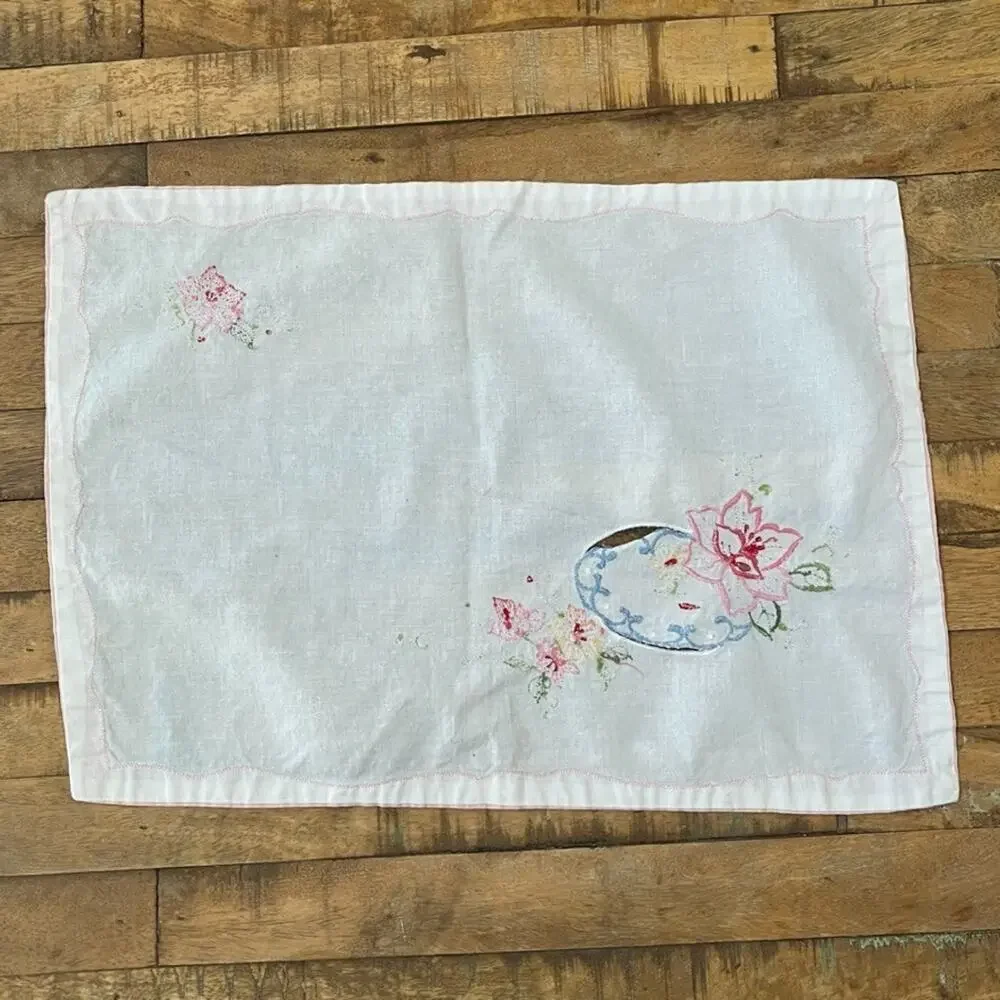 Vintage Floral Hand Embroidered Placemats Napkins Set Of 4 Pink Trim Border